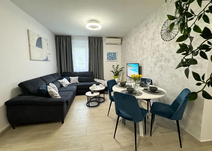 Blue Moon Apartment